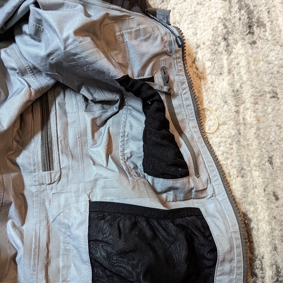 Sierra Designs waterproof/breathable shell, in great condition, size small - Picture 8 of 12
